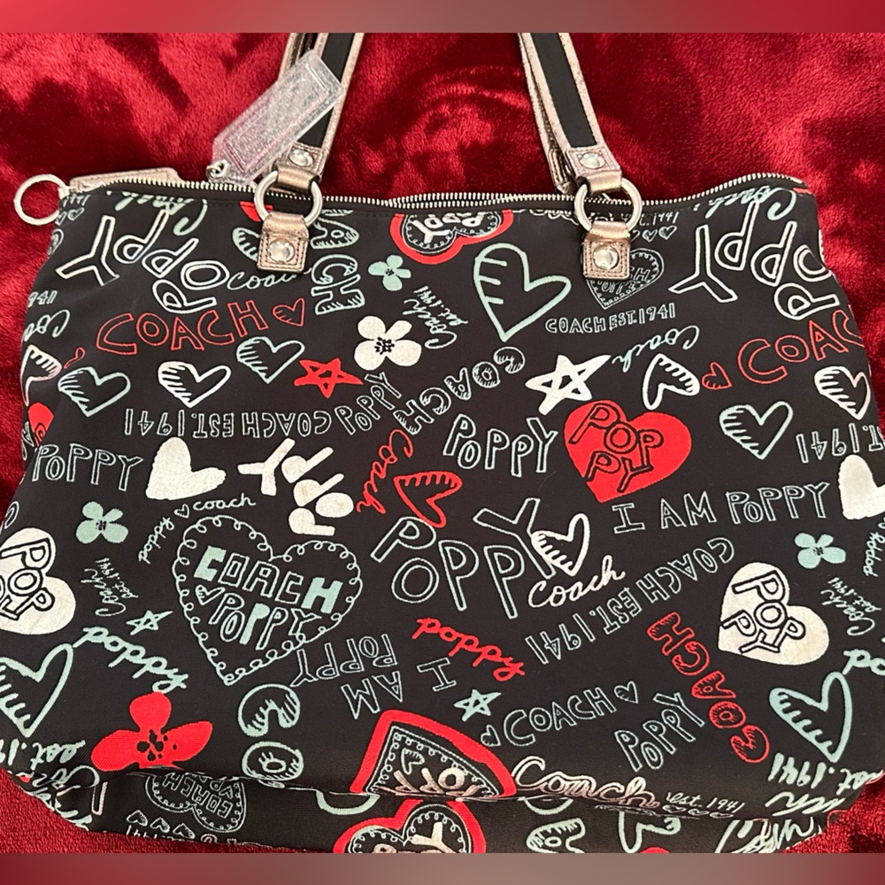 Coach signature POPPY Rare Graffiti Heart Tote vgc - Picture 4 of 11